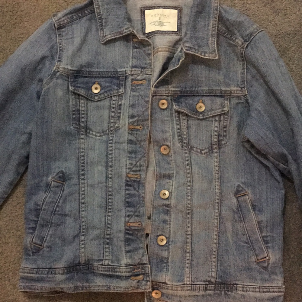 Jean jacket, barely worn! - Picture 3 of 4